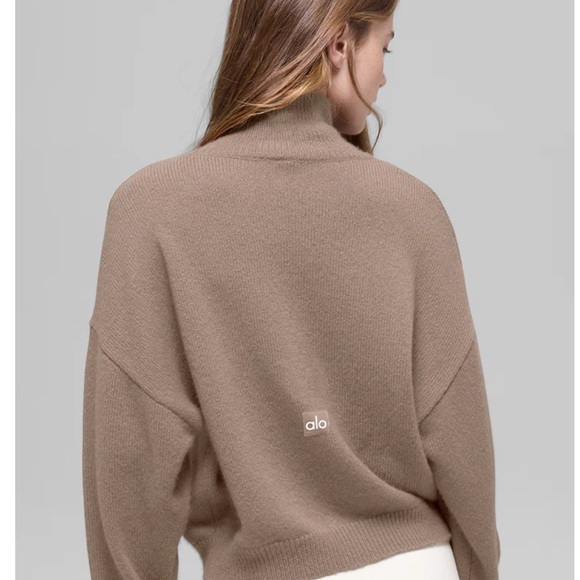 NWT-ALO Yoga Cashmere New Class Turtleneck Sweater - Picture 4 of 11